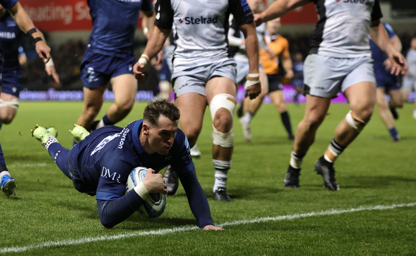 Sharks score SIX TRIES in northern derby!