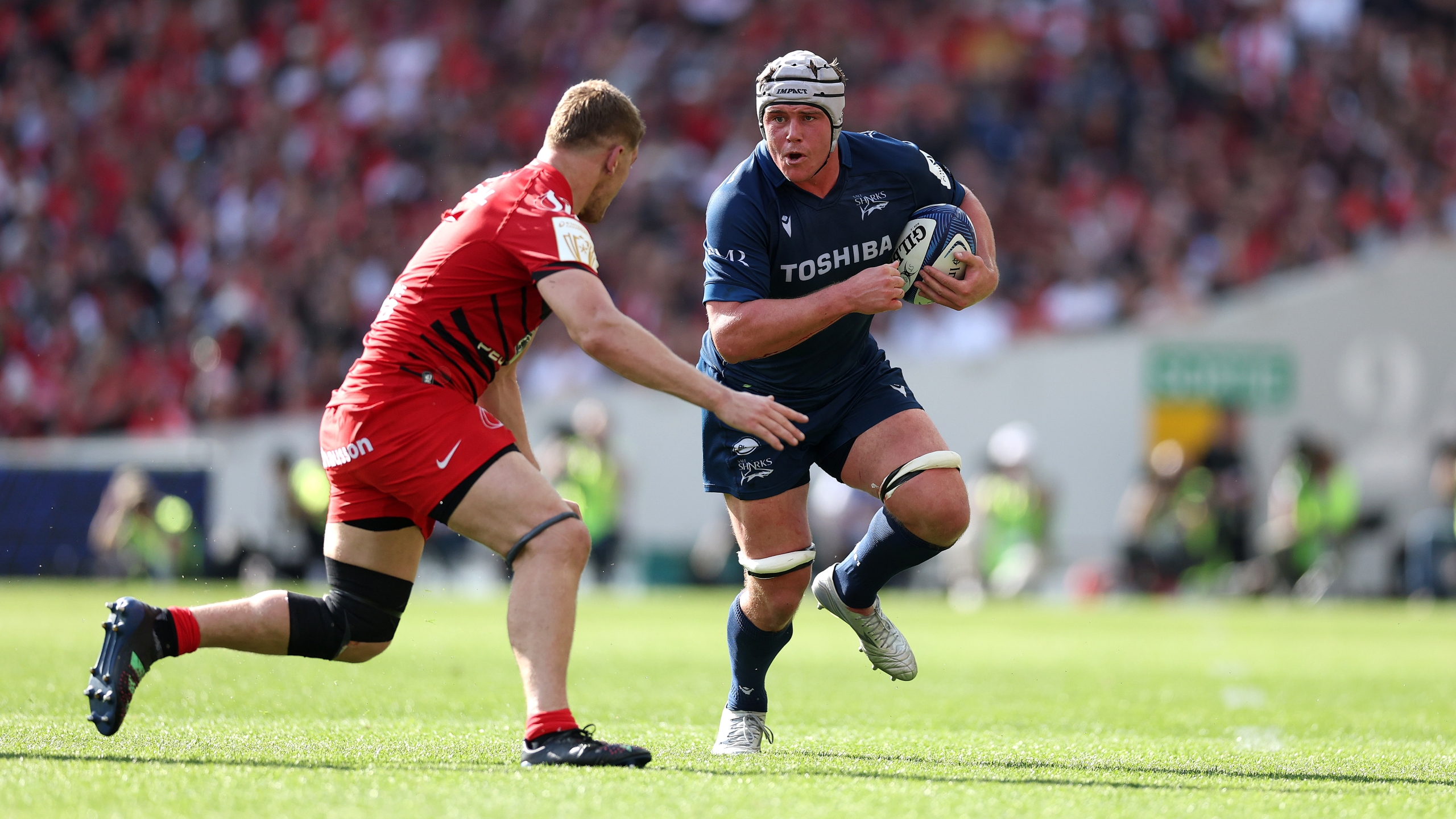 Sharks lose after PARACHUTE CRASH in Toulouse
