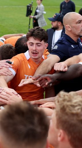 Sharks down Exeter to make PLAY-OFF at Tigers